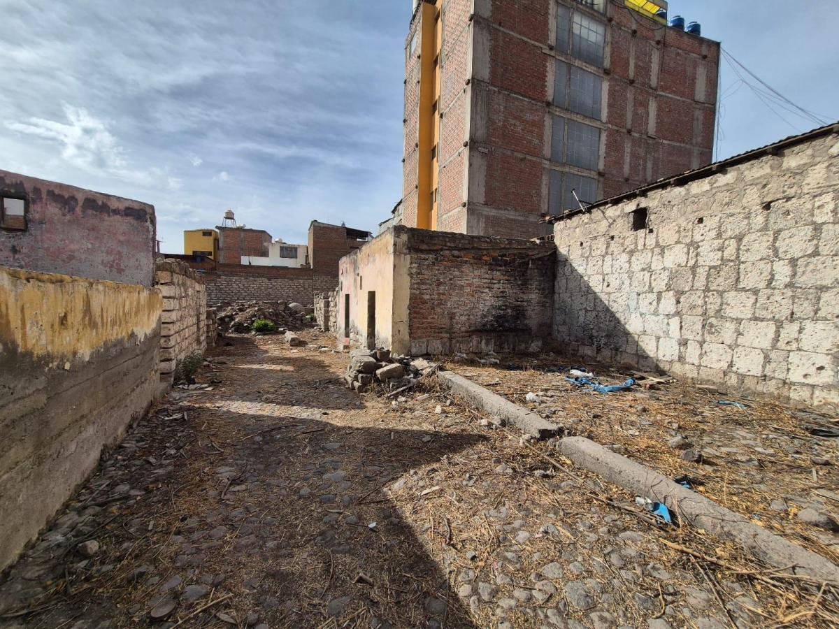 Se Vende Amplio Terreno a Una Cuadra y Mede de Plaza Mayta Capac