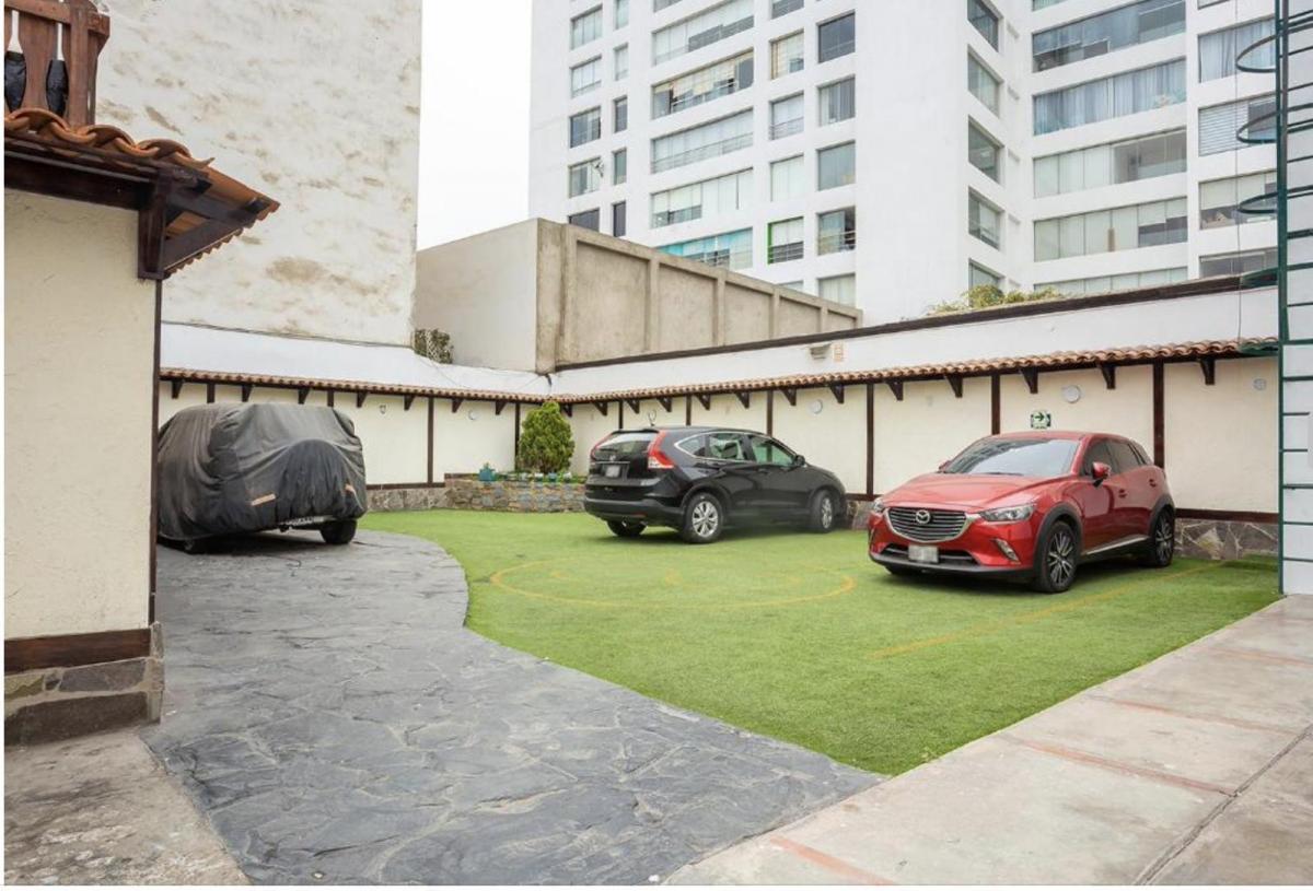 Venta de Terreno en Shell Miraflores de 712 m² con Param de 10 Pisos de Altura