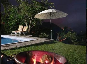 Terreno con Piscina y Árboles Frutales