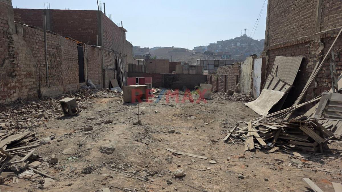 Terreno Frente a Mercado Santa Rosa en Puente Piedra