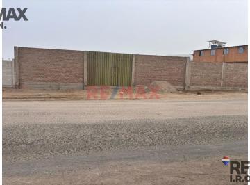 Terreno en Venta en Punta Negra Sobre Avenida Principal con Gran Potencial Comercial