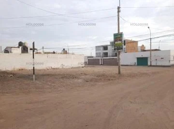 Excelente Terreno de Tres Frentes, Muy Cerca del Malecón