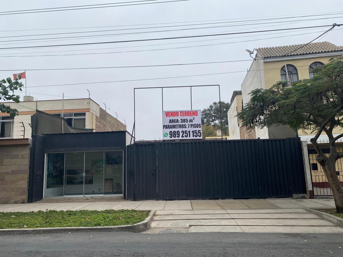 Atencion Constructoras: Terreno Av. Parque Norte Cuadra 3 - Param:7 Pisos