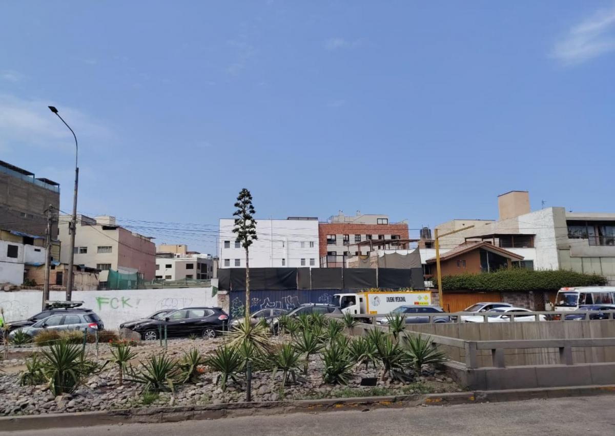 Exclusivo Terreno Comercial en Miraflores – Ubicación Estratégica, Alta Exposición y Buen Potencial