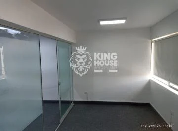 Alquiler de Oficina Implementada en Urb. Santa Catalina