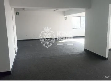 Alquiler de Oficina Implementada en Urb. Santa Catalina