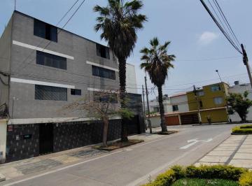 Alquilo Amplia Oficina o Almacen en Segundo Piso