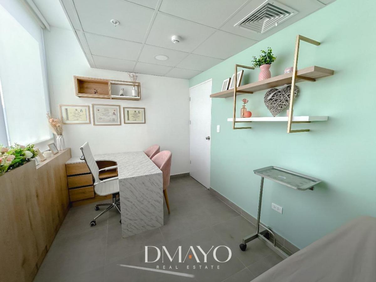 Alquiler de Oficina Totalmente Implementada Para Consultorio 47 m² Edificio Iq Lince