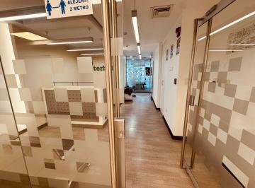 Oficina Amoblada y Equipada en Ubicación Estratégica, Lista Para Operar