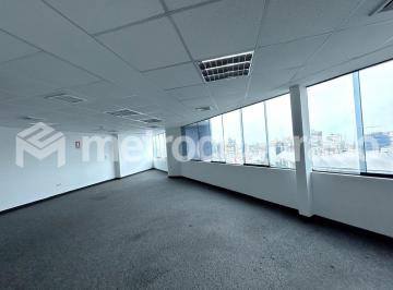 Oficina 160 m² – Implementada – Miraflores