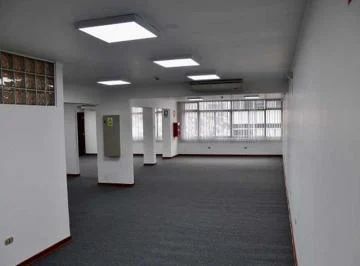 Oficina Corporativa en Alquiler – Av. Aramburú, Miraflores | 227 m²