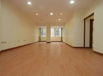 Oficina Comercial en 2do Piso Av Larco Cruce con Benavides, a Pasos del Parque Kennedy y Shell