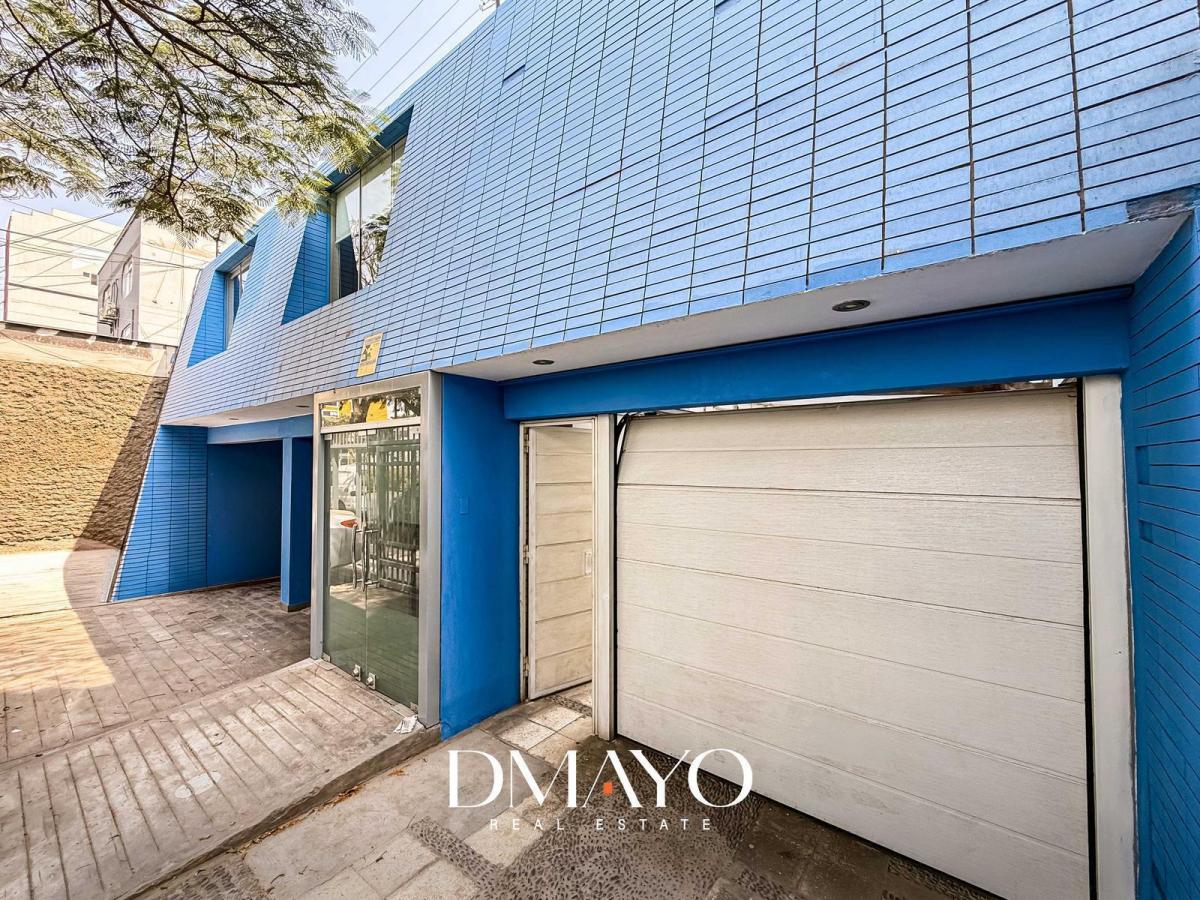 Alquiler Oficina 450 m² Implementada con 6 Cocheras en Av Tomas Marsano - Miraflores