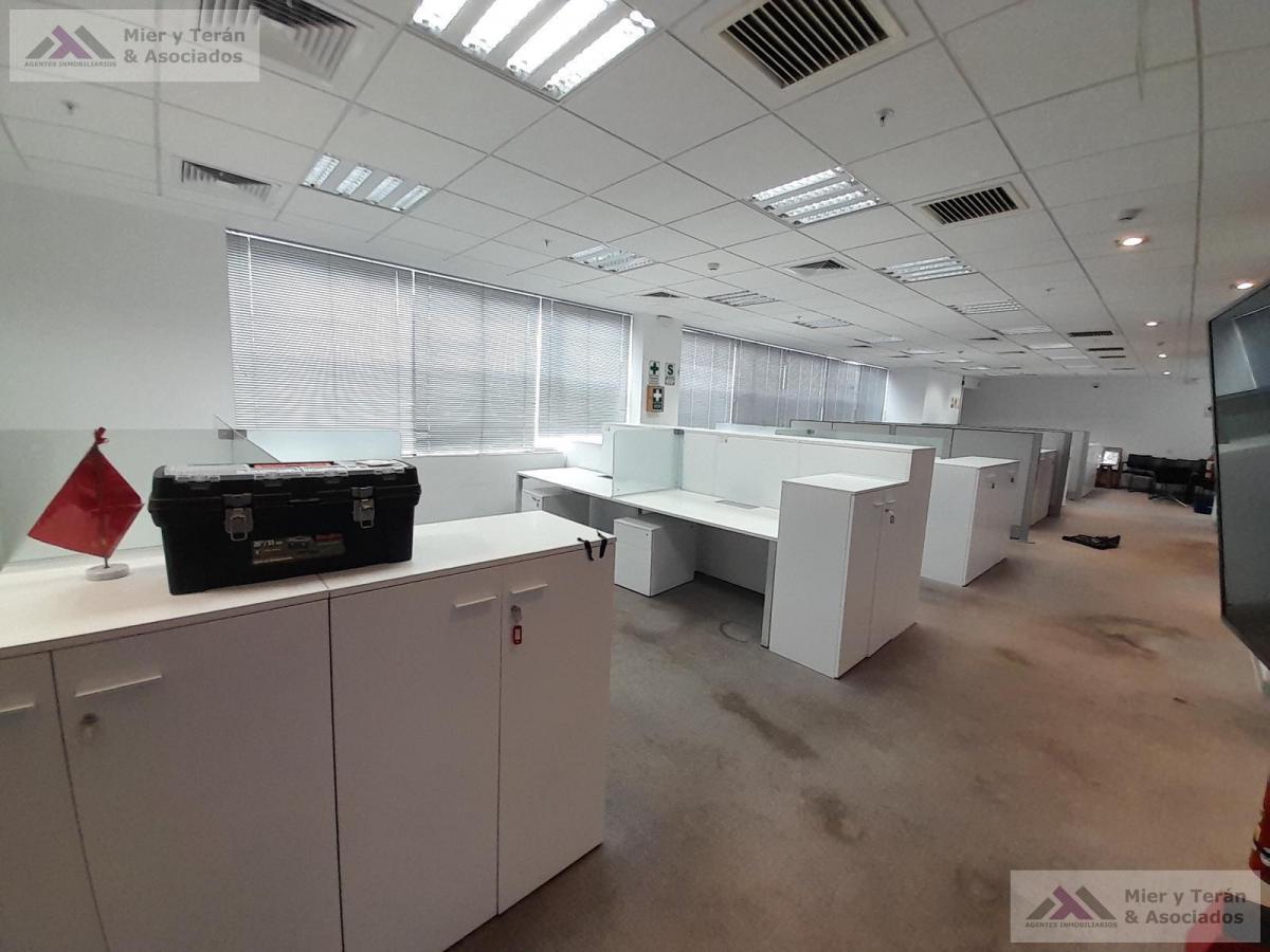 Alquiler Oficina Implementada en San Isidro - Of 605 (609 - 979 - 15)
