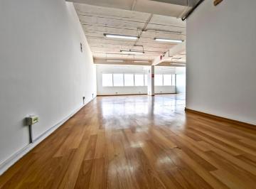 ¡Venta o Alquiler de Oficina Moderna en San Isidro!