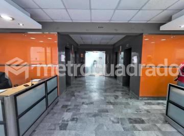 Oficina 3800 m² - Semi Implementada – San Isidro Financiero