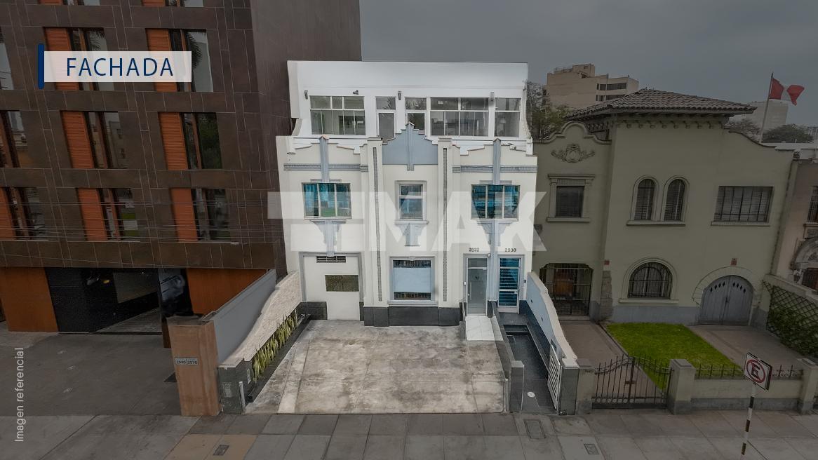 Oficina Estratégicamente Ubicada en La Avenida Arequipa