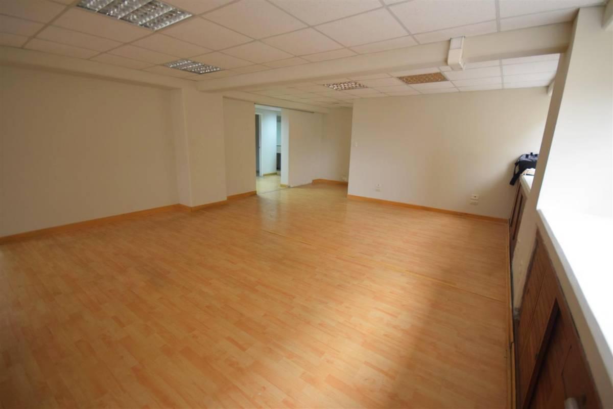 Alquilo Oficina de 316 m² a $12*m² Centro Financiero de San Isidro
