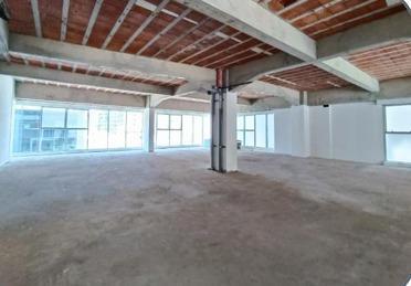 Oficina en Casco Gris con Kitchenette en Exclusiva Torre de San Isidro