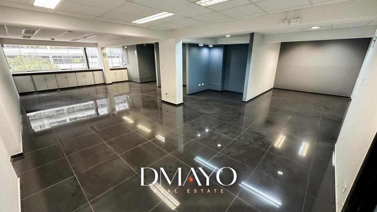Alquiler de Oficina de 150 m² con 1 Cochera Incluida en Centro Financiero San Isidro