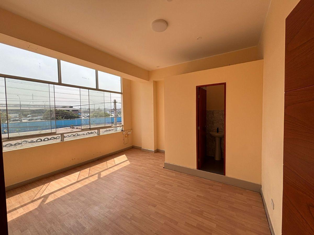 Oficina C/ Baño Propio de 20 m² en Alquiler en Av. Cultura. Santa Anita