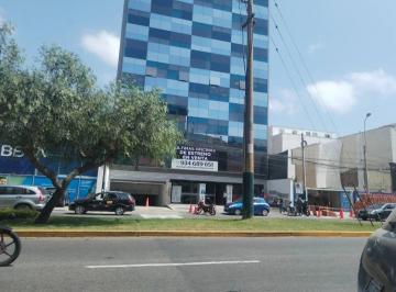 Alquilo Amplia y Comoda Oficina Frente Al Centro Comercial Chacarilla 90 m²