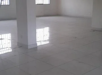 Almacen, Oficina 3er Piso, Av. Colonial, 180 m² - Zona Comercial 180 + 180 m²