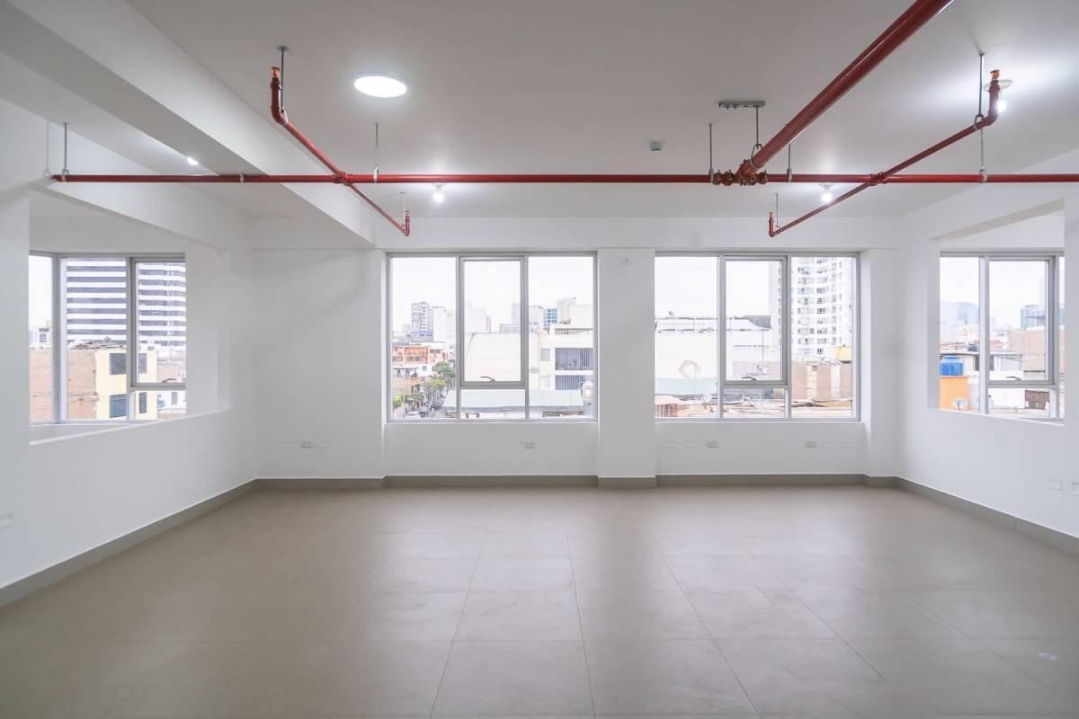 Vendo Oficina con Vista Exterior en de Lince - $205, 000