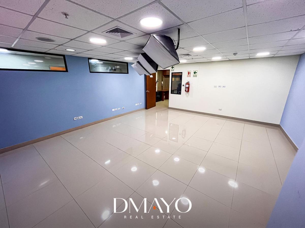 Venta de Oficina Implementada de 128 m² con 1 Cochera en Lince – Lista Para Operar