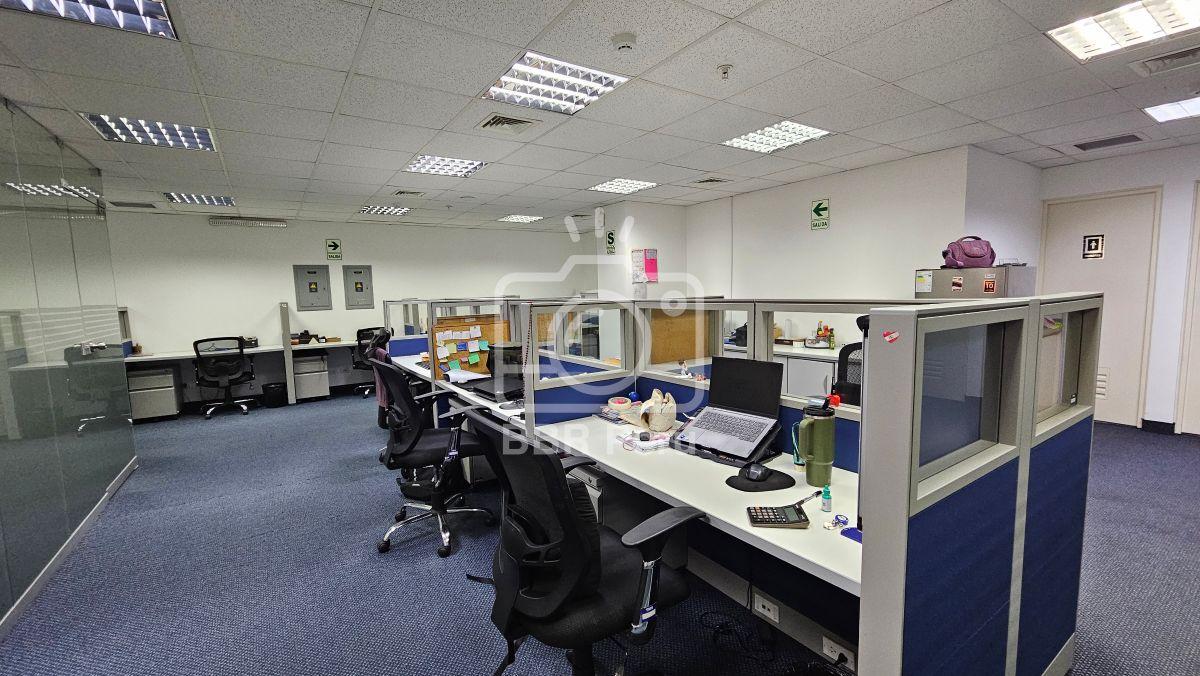 ¡Venta Oficina Amoblada Impecable Para 14 Personas en Miraflores! – Venta o Alquiler