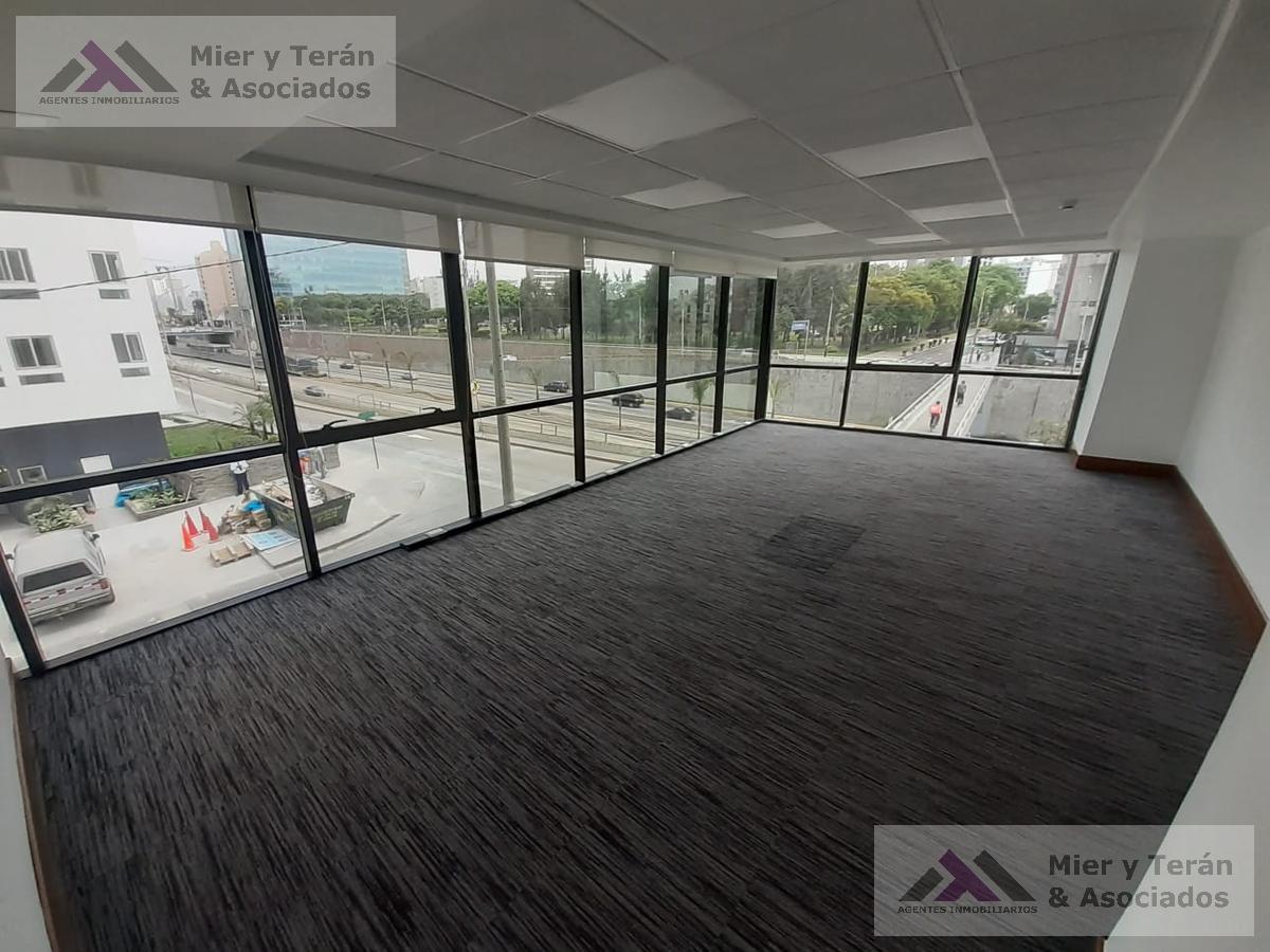 Oficina Implementada en Miraflores - Piso 2 (609 - 43 - 1)