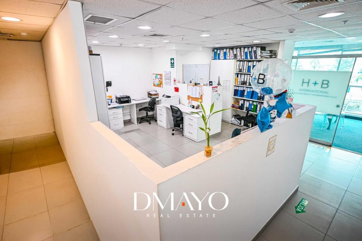 Venta de Oficina de 110.67 m² en Edificio Moderno con 2 Estacionamientos