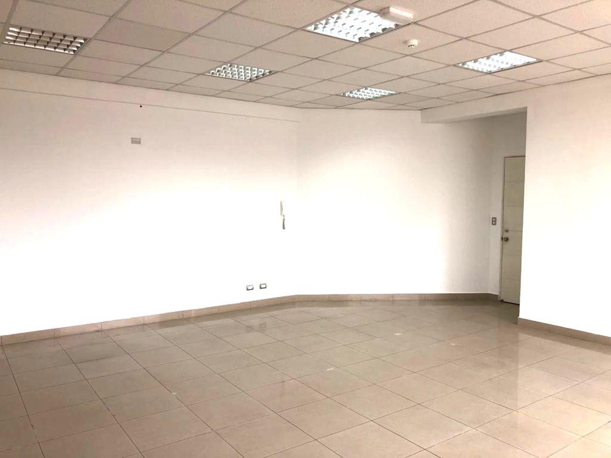 Oficina Vista Exterior 6to Piso. 2 Baños, 3 Cocheras y 1 depósito 79 m²
