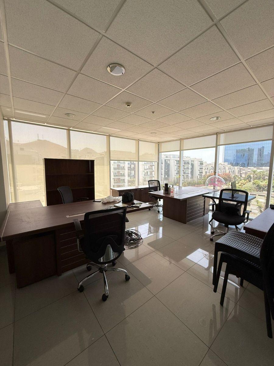 Oficina Implementada de 233 m² con Vista a Los Jades en Santiago de Surco