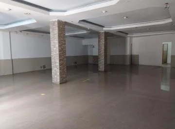Local Comercial Primer Piso en Alquiler 200 m²