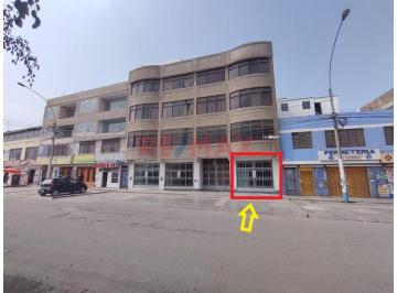 Local Comercial 44 m² - Primer Piso, Parqueo, Alto Tránsito - Frente Hospital Negreiros