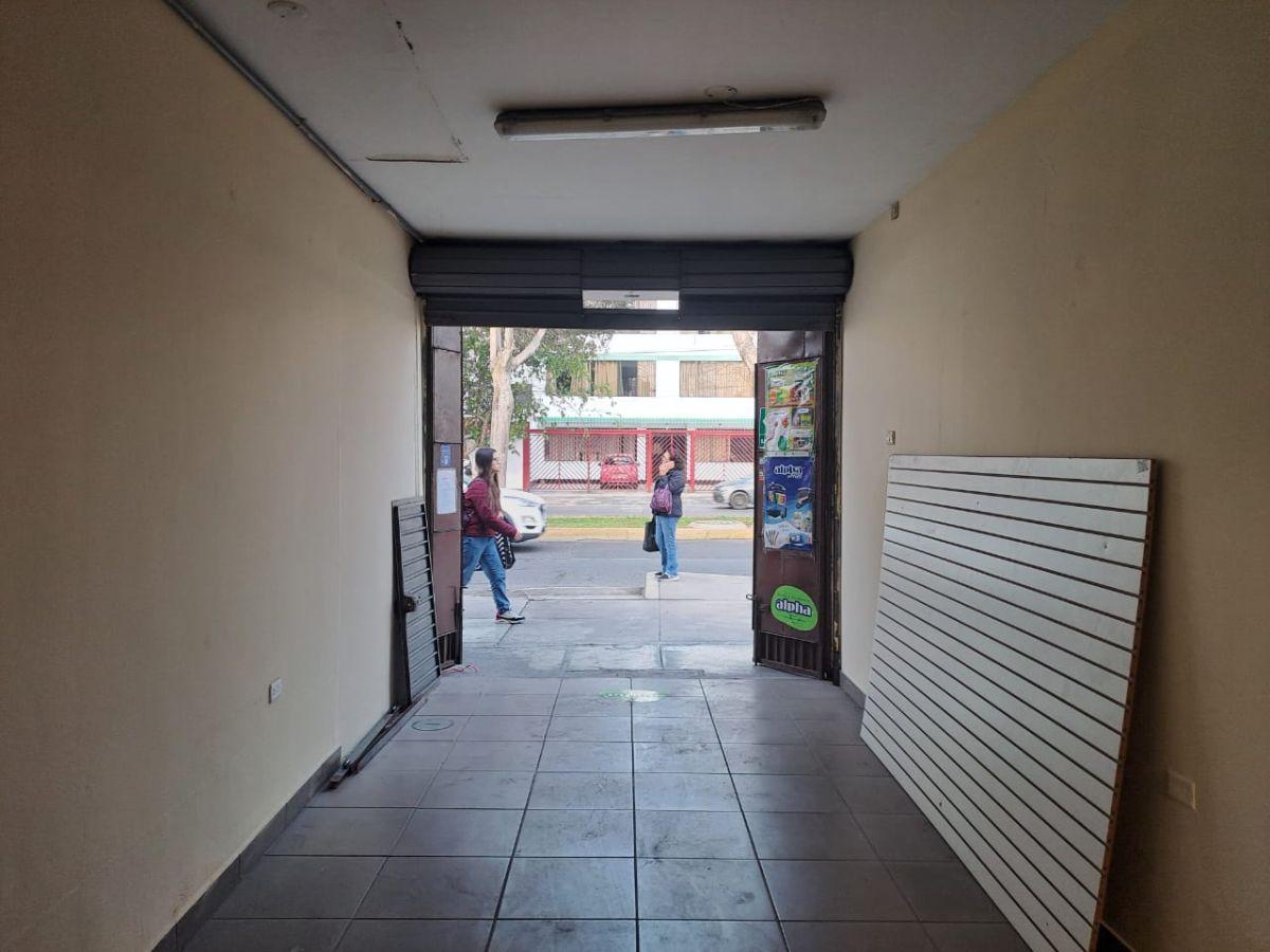 Alquilo Local Comercial de 28 m² en La Molina