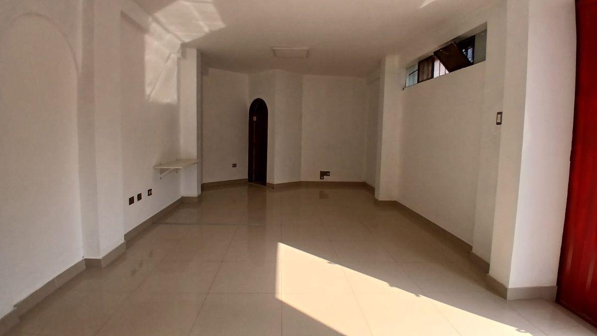 Alquilo Local Comercial de 39 m² en La Molina - Santa Patricia