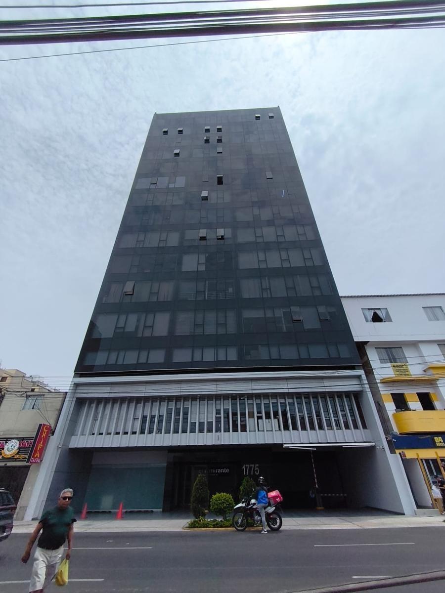 Local Comercial en Alquiler en Lince – 409 m² + 10 Estacionamientos en Av. Petit Thouars