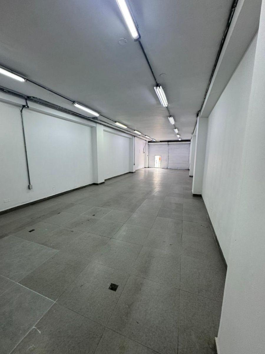 Alquiler Local Comercial en Av. Sucre Cruce con La Av. La Marina.