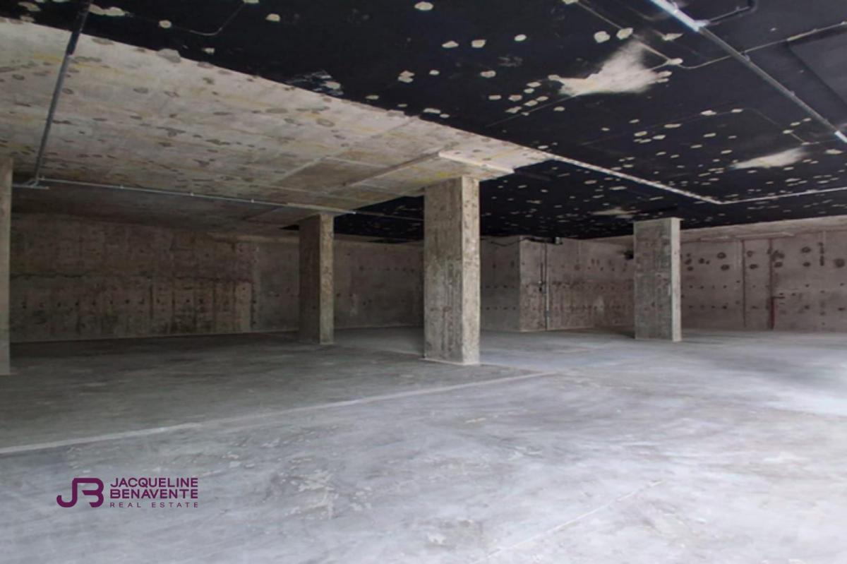Local Comercial Puerta a Calle en Alquiler – San Isidro