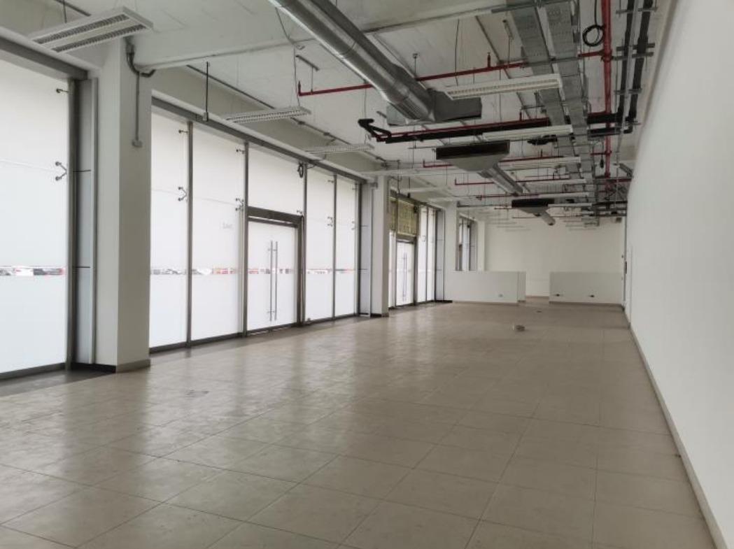 Alquiler de Local Comercial con Acceso a Calle de 388 m² en San Isidro