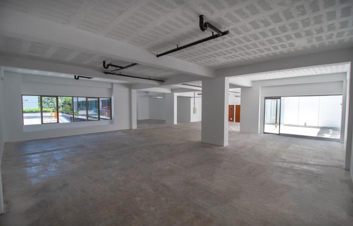 Alquilo Local Comercial de 365.90 m², San Isidro.