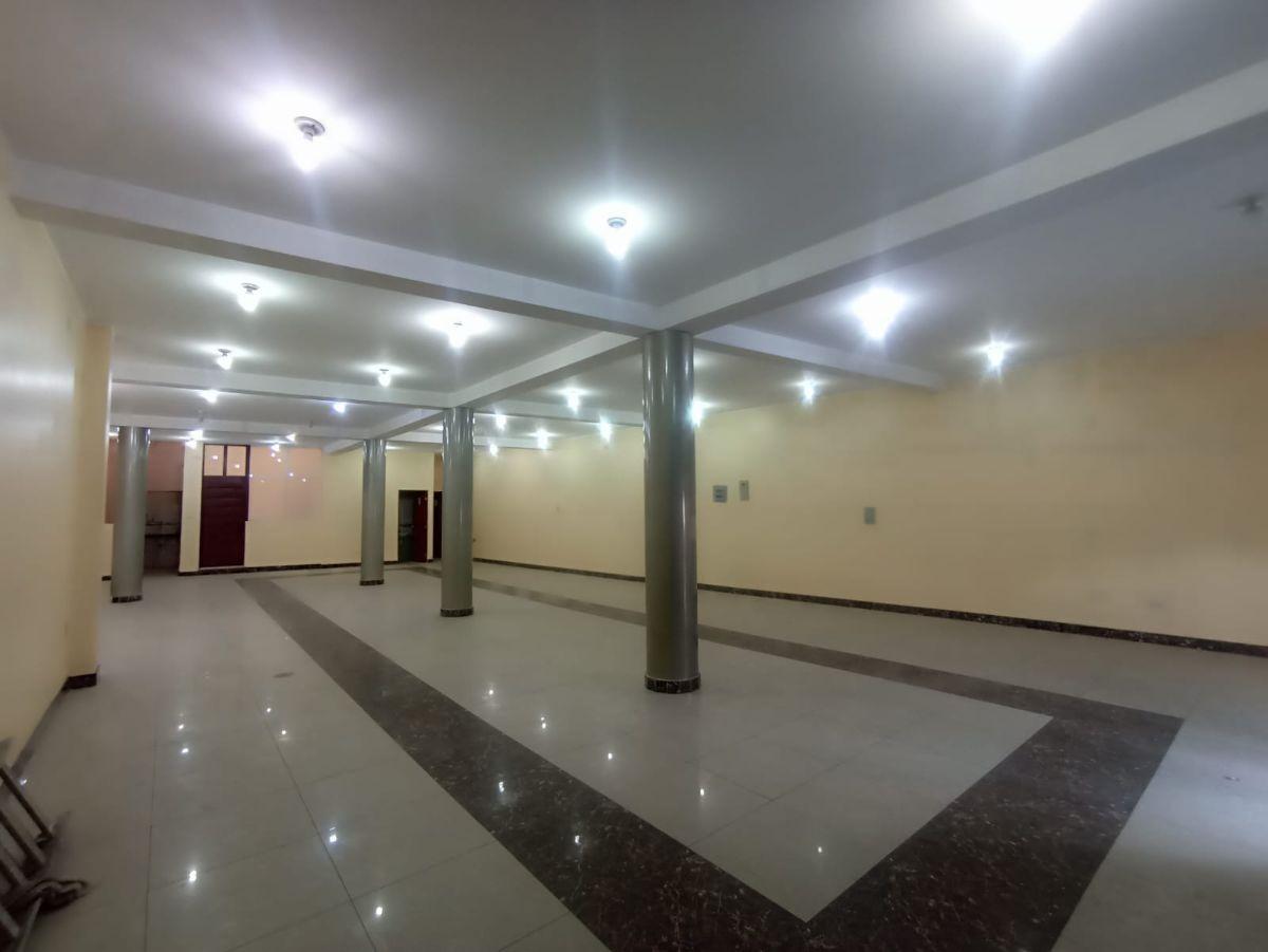 Local Comercial de 200 m² en Alquiler, con 2 Baños, San Juan de Lurigancho
