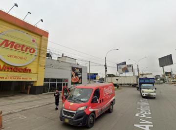 Se Alquila Local Comercial Av. Alipio Ponce por Metro 240 m²