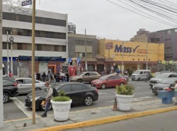 Oportunidad! Excelente Local Comercial en Av. Escardó a Pasos de Av. La Marina