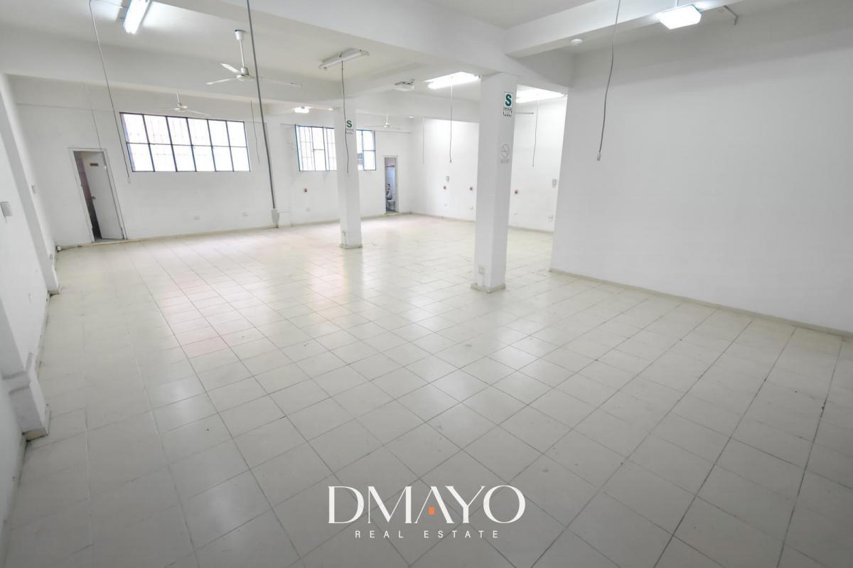 Venta de Exclusivo Local Comercial en 2do Piso de 210 m² Cerca a Supermercados de Breña