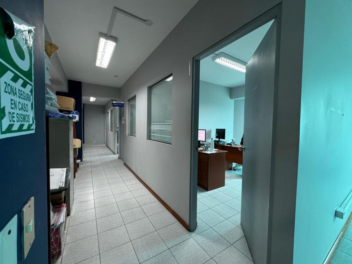 Local Comercial Acondicionado Para Oficinas | 4 Pisos + Azotea | 2, 153.98 m² Total