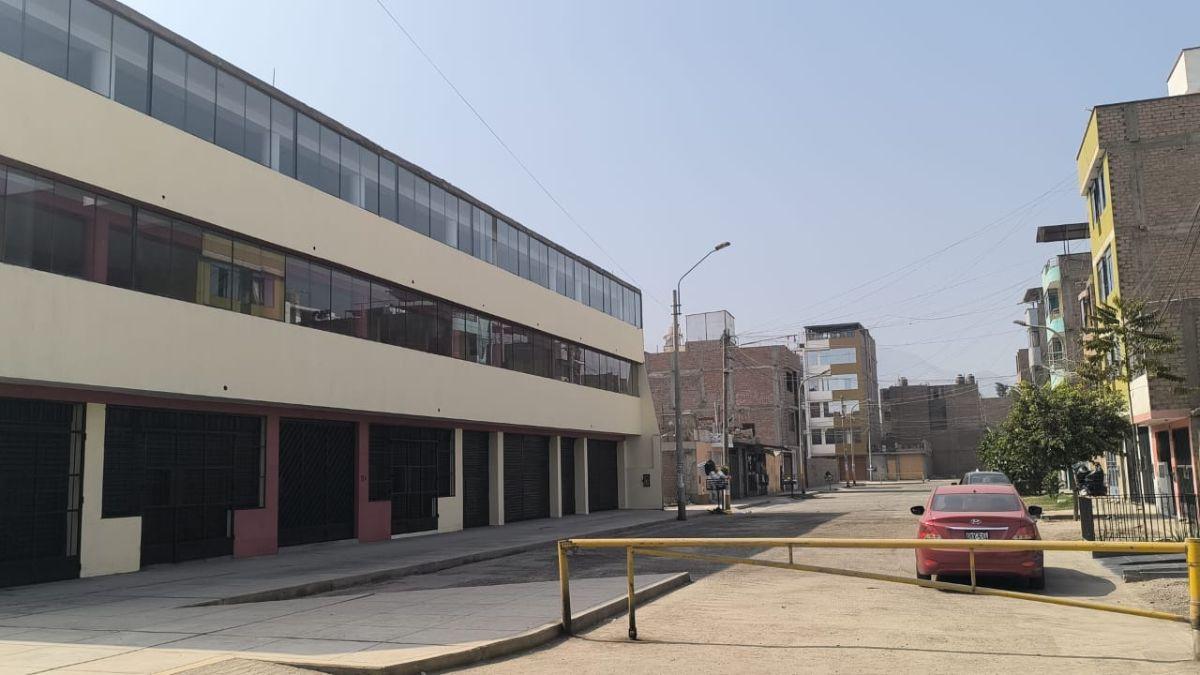 Vendo Local Comercial de 438 m² en Carabayllo