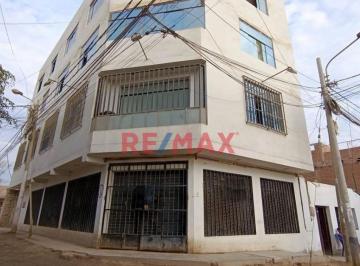 Venta de Local Comercial de 4 Pisos en Chincha